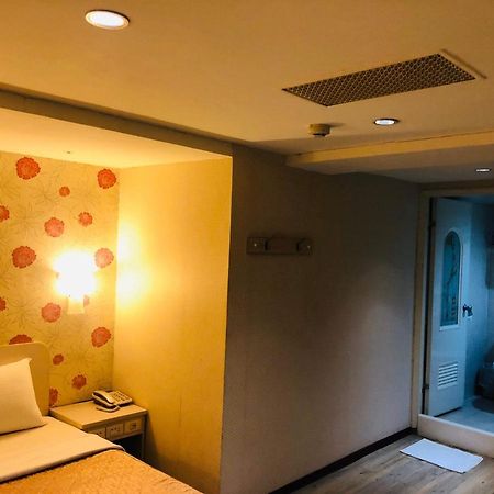 Jing Chech Hotel Kaohsiung Bagian luar foto