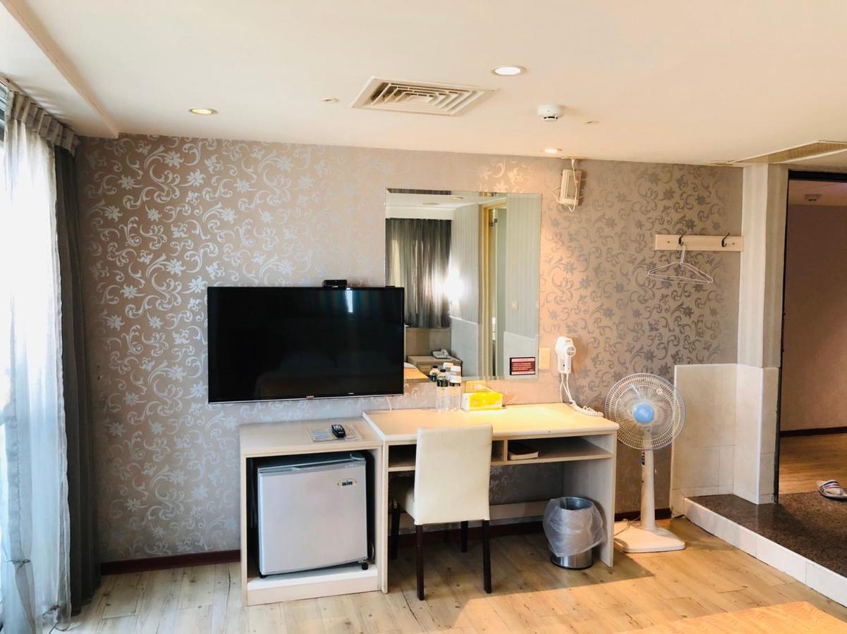 Jing Chech Hotel Kaohsiung Bagian luar foto