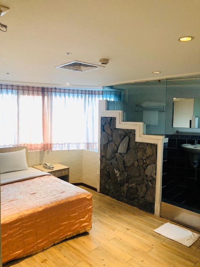 Jing Chech Hotel Kaohsiung Bagian luar foto