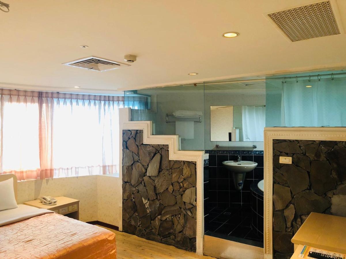 Jing Chech Hotel Kaohsiung Bagian luar foto